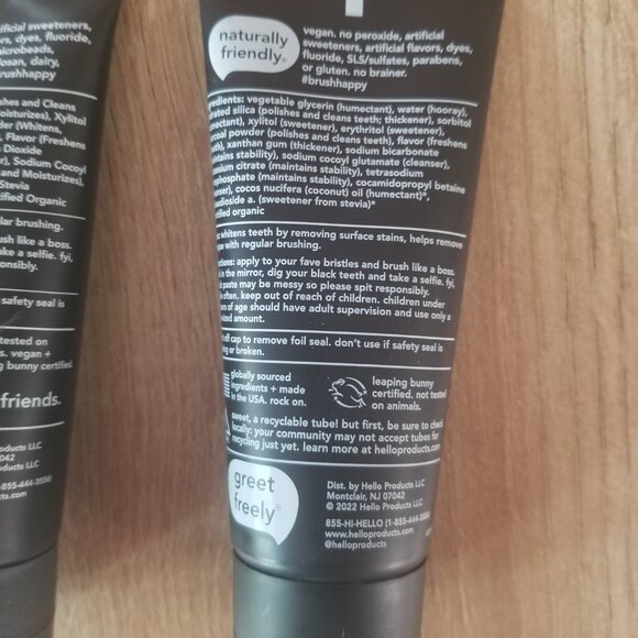 Hello Charcoal Whitening Toothpaste ×2 - Picture 4 of 4